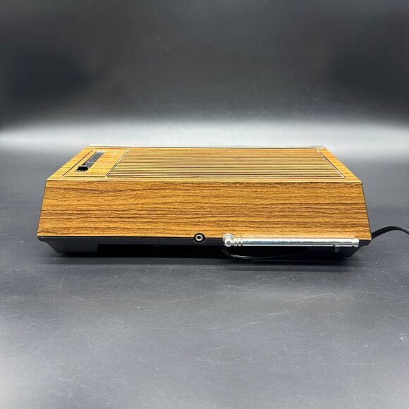 Vintage General Electric AM FM Radio Alarm Clock 1980s Faux Woodgrain 7-4687A - Picture 5 of 17
